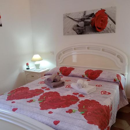 Appartamento Vacanze Le Rose Bosa Exterior foto